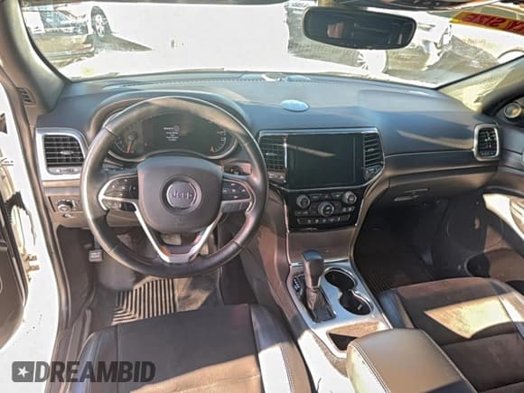 ✅ 2019 Jeep Grand Cherokee Upland • VIN: 1C4RJEAG9KC572361 • Lot: 96828865. Listed on Copart with 106,492 mi. Free auction sales archive from the USA and detailed vehicle history report at DreamBid. Image 9.