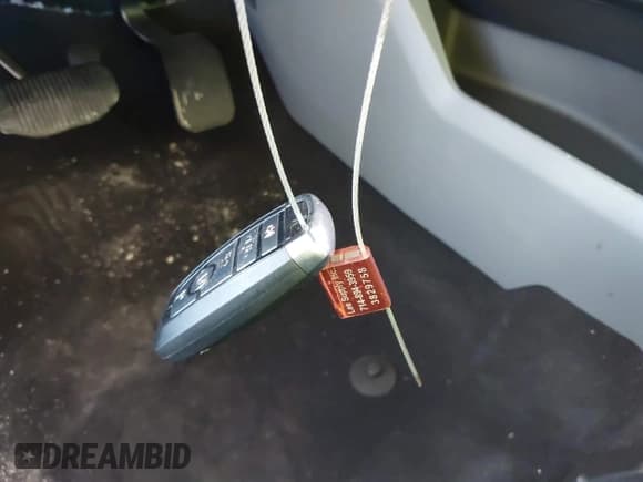 ✅ 2024 Ford F-150 Lightning Flash • VIN: 1FTVW3L72RWG23113 • Lot: 41447854. Listed on IAAI with 1,917 mi. Free auction sales archive from the USA and detailed vehicle history report at DreamBid. Image 11.