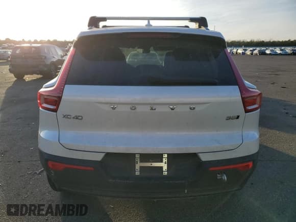 ✅ 2024 Volvo XC40 Ultimate Dark Theme • VIN: YV4L12UM0R2340606 • Lot: 42961545. Listed on Copart with 7,345 mi. Free auction sales archive from the USA and detailed vehicle history report at DreamBid. Image 6.