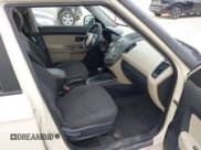 ✅ 2010 Kia Soul + • VIN: KNDJT2A24A7046348 • Lot: 42431138. Wystawiony na IAAI z przebiegiem 160 523 mil. Bezpłatny archiwum sprzedaży aukcyjnych z USA i szczegółowy raport historii pojazdu na DreamBid. Zdjęcie 5.