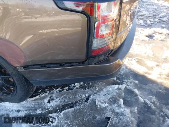 ✅ 2014 Land Rover Range Rover HSE • VIN: SALGS2WF1EA184830 • Lot: 41285704. Listed on IAAI with 130,092 mi. Free auction sales archive from the USA and detailed vehicle history report at DreamBid. Image 6.