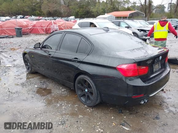 ✅ 2012 BMW 3 Series 328i • VIN: WBA3A5C57CF342025 • Lot: 43858515. Listed on IAAI with 159,347 mi. Free auction sales archive from the USA and detailed vehicle history report at DreamBid. Image 3.