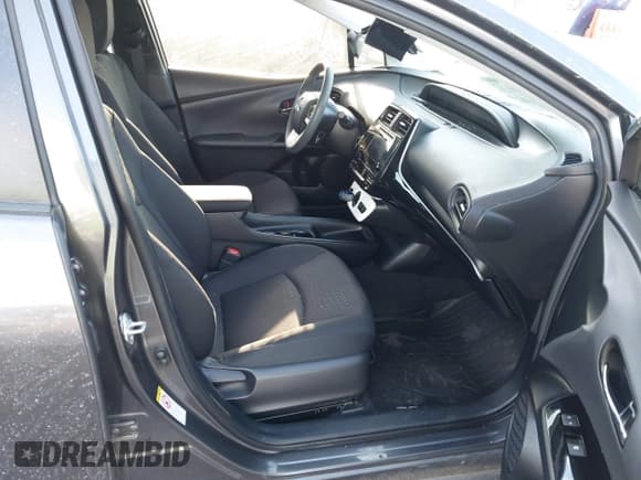 ✅ 2018 Toyota Prius Two • VIN: JTDKBRFU6J3604055 • Lot: 43826024. Listed on IAAI with 101,019 mi. Free auction sales archive from the USA and detailed vehicle history report at DreamBid. Image 5.