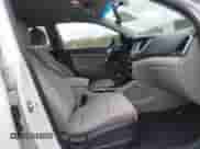 2016 Hyundai Tucson Sport z VIN KM8J3CA23GU045283, wystawiony jako IAAI lot #43549882 z przebiegiem 148 017 mil mil oraz . Historia ofert i sprzedaży dostępna na DreamBid. Obrazek 5.