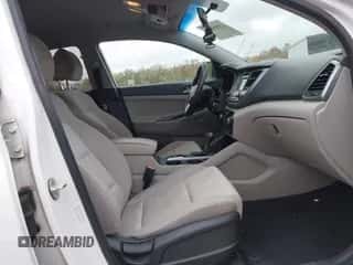 2016 Hyundai Tucson Sport z VIN KM8J3CA23GU045283, wystawiony jako IAAI lot #43549882 z przebiegiem 148 017 mil mil oraz . Historia ofert i sprzedaży dostępna na DreamBid. Obrazek 5.