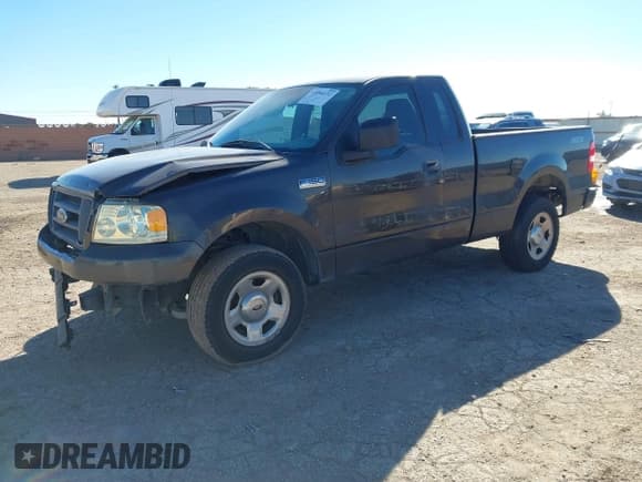 ✅ 2005 Ford F-150 XL • VIN: 1FTRF12285KE86787 • Лот: 43594132. Опубликован ранее на IAAI с пробегом 94 099 миль. Бесплатный доступ к архиву аукционных продаж из США и подробный отчёт об истории автомобиля на DreamBid. Изображение 2.