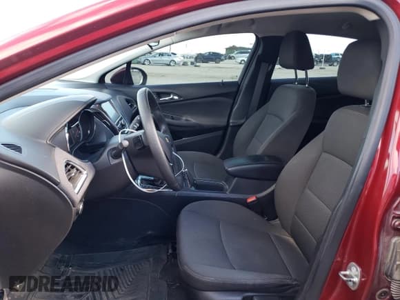 ✅ 2018 Chevrolet Cruze LT • VIN: 1G1BE5SM4J7208231 • Лот: 69472532. Опубликован ранее на Copart с пробегом 98 115 миль. Бесплатный доступ к архиву аукционных продаж из США и подробный отчёт об истории автомобиля на DreamBid. Изображение 7.