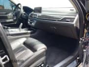 ✅ 2022 BMW 7 Series 750i xDrive • VIN: WBA7U2C00NCK89037 • Lot: 43061960. Wystawiony na IAAI z przebiegiem 30 841 mil. Bezpłatny archiwum sprzedaży aukcyjnych z USA i szczegółowy raport historii pojazdu na DreamBid. Zdjęcie 5.