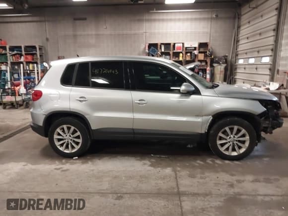 ✅ 2018 Volkswagen Tiguan • VIN: WVGAV7AXXJK002270 • Лот: 41724143. Опубликован ранее на IAAI с пробегом 124 081 миль. Бесплатный доступ к архиву аукционных продаж из США и подробный отчёт об истории автомобиля на DreamBid. Изображение 14.