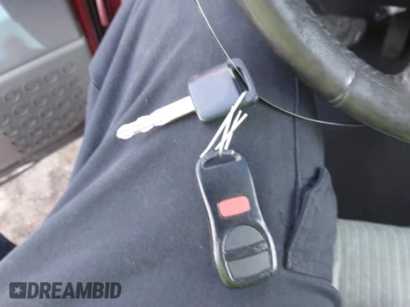 ✅ 2006 Nissan Titan SE • VIN: 1N6BA06AX6N550224 • Лот: 41675932. Опубликован ранее на IAAI с пробегом 229 859 миль. Бесплатный доступ к архиву аукционных продаж из США и подробный отчёт об истории автомобиля на DreamBid. Изображение 11.