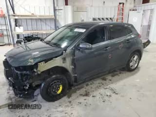 2018 Hyundai Kona SE z VIN KM8K12AA0JU073898, wystawiony jako Copart lot #69858725 z przebiegiem 65 696 mil mil oraz Szkoda całkowita • Salvage title. Historia ofert i sprzedaży dostępna na DreamBid. Obrazek 1.