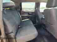 2021 Chevrolet Silverado 1500 LT z VIN 1GCPYDEK8MZ268174, wystawiony jako Copart lot #70090365 z przebiegiem 96 868 mil mil oraz Czysty tytuł • Clean title. Historia ofert i sprzedaży dostępna na DreamBid. Obrazek 10.