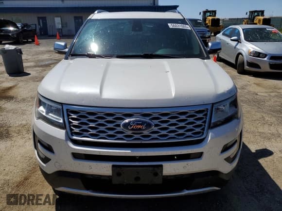 ✅ 2017 Ford Explorer Platinum • VIN: 1FM5K8HT6HGE20535 • Lot: 56031005. Wystawiony na Copart z przebiegiem 157 659 mil. Bezpłatny archiwum sprzedaży aukcyjnych z USA i szczegółowy raport historii pojazdu na DreamBid. Zdjęcie 5.