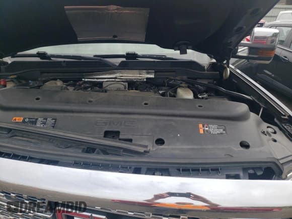 ✅ 2018 GMC Sierra 3500HD Denali • VIN: 1GT42YEY4JF100304 • Lot: 60341345. Wystawiony na Copart z przebiegiem Nie podano. Bezpłatny archiwum sprzedaży aukcyjnych z USA i szczegółowy raport historii pojazdu na DreamBid. Zdjęcie 11.