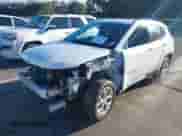 2024 Jeep Compass Latitude z VIN 3C4NJDBN9RT166889, wystawiony jako IAAI lot #43446908 z przebiegiem 27 760 mil mil oraz . Historia ofert i sprzedaży dostępna na DreamBid. Obrazek 2.