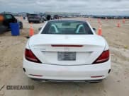 ✅ 2018 Mercedes-Benz SLC 300 • VIN: WDDPK3JA4JF147055 • Lot: 60734165. Wystawiony na Copart z przebiegiem 67 769 mil. Bezpłatny archiwum sprzedaży aukcyjnych z USA i szczegółowy raport historii pojazdu na DreamBid. Zdjęcie 6.