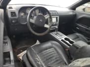 ✅ 2009 Dodge Challenger SE • VIN: 2B3LJ44V79H522139 • Lot: 71251454. Wystawiony na Copart z przebiegiem Nie podano. Bezpłatny archiwum sprzedaży aukcyjnych z USA i szczegółowy raport historii pojazdu na DreamBid. Zdjęcie 8.