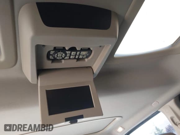 ✅ 2006 Jeep Commander Limited • VIN: 1J8HG58N56C288707 • Lot: 42366711. Listed on IAAI with 132,306 mi. Free auction sales archive from the USA and detailed vehicle history report at DreamBid. Image 12.