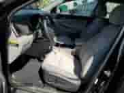 2017 Hyundai Tucson SE z VIN KM8J3CA41HU397460, wystawiony jako Copart lot #69521705 z przebiegiem 133 962 mil mil oraz Szkoda całkowita • Salvage title. Historia ofert i sprzedaży dostępna na DreamBid. Obrazek 7.