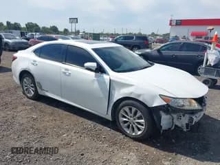 ✅ 2015 Lexus ES 300h • VIN: JTHBW1GG5F2080049 • Lot: 43325363. Wystawiony na IAAI z przebiegiem 169 898 mil. Bezpłatny archiwum sprzedaży aukcyjnych z USA i szczegółowy raport historii pojazdu na DreamBid. Zdjęcie 1.