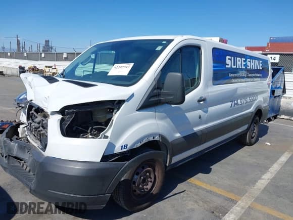 ✅ 2019 Ford Transit • VIN: 1FTYR2YM2KKA85216 • Lot: 42207747. Wystawiony na IAAI z przebiegiem 106 304 mil. Bezpłatny archiwum sprzedaży aukcyjnych z USA i szczegółowy raport historii pojazdu na DreamBid. Zdjęcie 2.