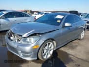 ✅ 2013 Mercedes-Benz C 250 • VIN: WDDGJ4HBXDG020882 • Lot: 41466590. Wystawiony na IAAI z przebiegiem 144 976 mil. Bezpłatny archiwum sprzedaży aukcyjnych z USA i szczegółowy raport historii pojazdu na DreamBid. Zdjęcie 2.