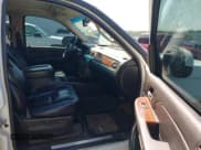 ✅ 2007 Chevrolet Suburban LT • VIN: 3GNFK16397G115382 • Lot: 42717724. Listed on IAAI with 263,508 mi. Free auction sales archive from the USA and detailed vehicle history report at DreamBid. Image 5.