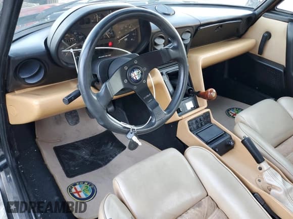 ✅ 1991 Alfa Romeo Spider • VIN: ZARBB32G1M6007546 • Lot: 79666614. Listed on Copart with 72,567 mi. Free auction sales archive from the USA and detailed vehicle history report at DreamBid. Image 8.