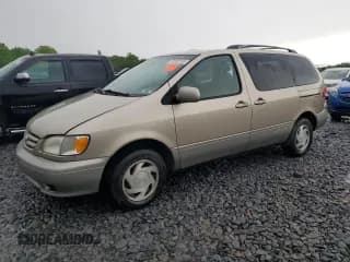 ✅ 2002 Toyota Sienna LE • VIN: 4T3ZF13C02U480380 • Lot: 57282185. Listed on Copart with Not provided. Free auction sales archive from the USA and detailed vehicle history report at DreamBid. Image 1.