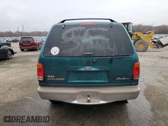 ✅ 1998 Ford Explorer XLT • VIN: 1FMZU32P7WUC59363 • Lot: 83879354. Listed on Copart with 304,490 mi. Free auction sales archive from the USA and detailed vehicle history report at DreamBid. Image 6.
