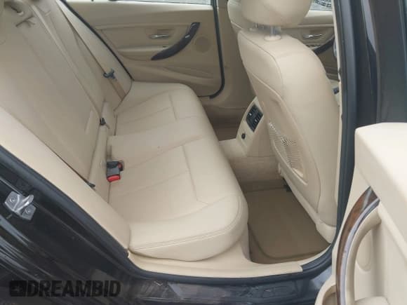 ✅ 2015 BMW 3 Series 328i xDrive • VIN: WBA3B5G52FNS17614 • Lot: 42752497. Listed on IAAI with 51,818 mi. Free auction sales archive from the USA and detailed vehicle history report at DreamBid. Image 8.