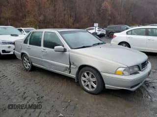 ✅ 2000 Volvo S70 • VIN: YV1LS56D4Y2658316 • Lot: 81021544. Wystawiony na Copart z przebiegiem 147 925 mil. Bezpłatny archiwum sprzedaży aukcyjnych z USA i szczegółowy raport historii pojazdu na DreamBid. Zdjęcie 4.