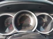 ✅ 2014 Toyota Tacoma • VIN: 5TFTX4CN0EX041024 • Lot: 43762904. Wystawiony na IAAI z przebiegiem 168 340 mil. Bezpłatny archiwum sprzedaży aukcyjnych z USA i szczegółowy raport historii pojazdu na DreamBid. Zdjęcie 7.