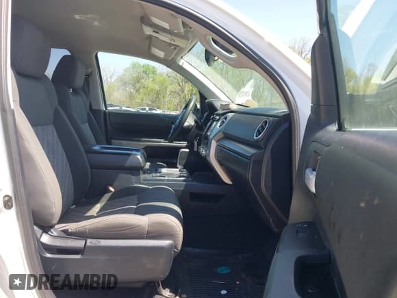 ✅ 2018 Toyota Tundra SR5 • VIN: 5TFDW5F14JX742259 • Lot: 42014329. Wystawiony na IAAI z przebiegiem 151 372 mil. Bezpłatny archiwum sprzedaży aukcyjnych z USA i szczegółowy raport historii pojazdu na DreamBid. Zdjęcie 5.