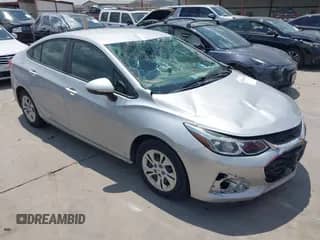 2019 Chevrolet Cruze с VIN 1G1BJ5SM4K7106148, выставлен на аукционе IAAI как лот 43014430 с пробегом 100 571 миль миль и . История ставок и продаж доступна на DreamBid. Изображение 1.