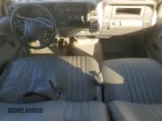 ✅ 1998 GMC Sierra 2500 • VIN: 1GTGK29R2WE511517 • Lot: 46359885. Wystawiony na Copart z przebiegiem 118 186 mil. Bezpłatny archiwum sprzedaży aukcyjnych z USA i szczegółowy raport historii pojazdu na DreamBid. Zdjęcie 8.