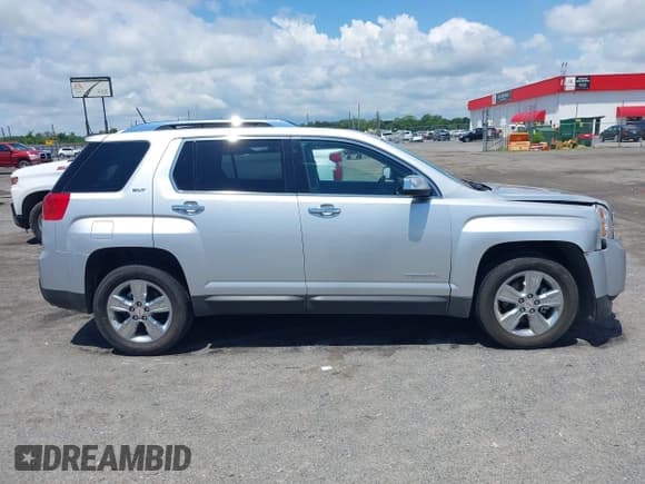 ✅ 2015 GMC Terrain SLT • VIN: 2GKFLTE31F6207961 • Lot: 42481901. Wystawiony na IAAI z przebiegiem 70 139 mil. Bezpłatny archiwum sprzedaży aukcyjnych z USA i szczegółowy raport historii pojazdu na DreamBid. Zdjęcie 13.