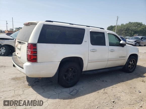 ✅ 2007 Chevrolet Suburban LT • VIN: 1GNFK16347J180235 • Lot: 68834864. Wystawiony na Copart z przebiegiem Nie podano. Bezpłatny archiwum sprzedaży aukcyjnych z USA i szczegółowy raport historii pojazdu na DreamBid. Zdjęcie 3.