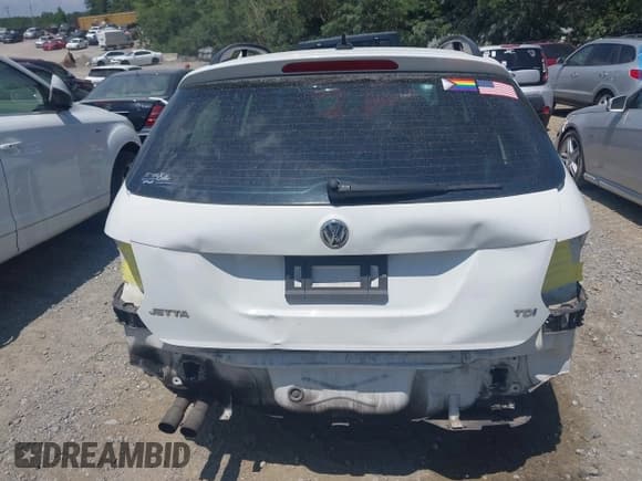 ✅ 2014 Volkswagen Jetta TDI w/Sunroof & Nav • VIN: 3VWPL7AJ0EM618720 • Lot: 42852137. Listed on IAAI with 114,956 mi. Free auction sales archive from the USA and detailed vehicle history report at DreamBid. Image 6.