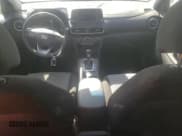 ✅ 2021 Hyundai Kona SEL Plus • VIN: KM8K6CAA9MU745582 • Лот: 71675884. Опубликован ранее на Copart с пробегом 34 478 миль. Бесплатный доступ к архиву аукционных продаж из США и подробный отчёт об истории автомобиля на DreamBid. Изображение 8.