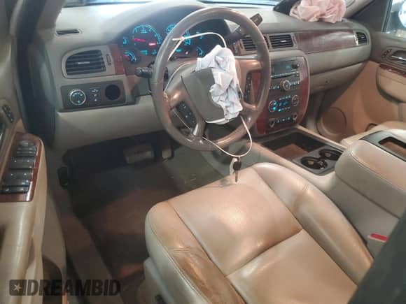 2012 Chevrolet Silverado 1500 LTZ z VIN 1GCRKTE7XCZ253075, wystawiony jako Copart lot #52034385 z przebiegiem 123 470 mil mil oraz Szkoda całkowita • Salvage title. Historia ofert i sprzedaży dostępna na DreamBid. Obrazek 8.