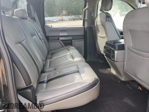 ✅ 2017 Ford F-150 XL • VIN: 1FTEW1EF1HFA69344 • Lot: 70025115. Wystawiony na Copart z przebiegiem 254 567 mil. Bezpłatny archiwum sprzedaży aukcyjnych z USA i szczegółowy raport historii pojazdu na DreamBid. Zdjęcie 10.