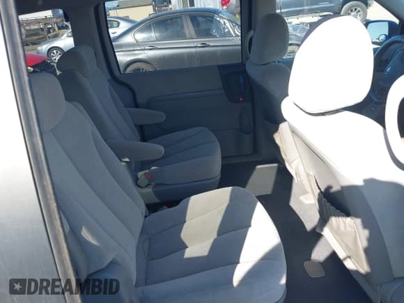 ✅ 2008 Kia Sedona EX • VIN: KNDMB233386214082 • Lot: 42504786. Listed on IAAI with 235,770 mi. Free auction sales archive from the USA and detailed vehicle history report at DreamBid. Image 8.