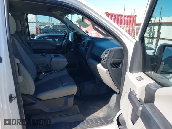 ✅ 2019 Ford F-150 XL • VIN: 1FTFX1E5XKKE53078 • Lot: 43477550. Wystawiony na IAAI z przebiegiem 169 824 mil. Bezpłatny archiwum sprzedaży aukcyjnych z USA i szczegółowy raport historii pojazdu na DreamBid. Zdjęcie 5.