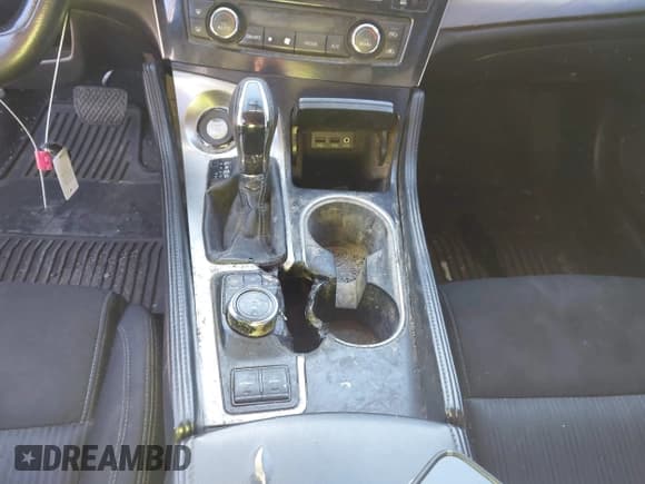 ✅ 2016 Nissan Maxima S • VIN: 1N4AA6AP0GC402924 • Лот: 43407281. Опубликован ранее на IAAI с пробегом 106 717 миль. Бесплатный доступ к архиву аукционных продаж из США и подробный отчёт об истории автомобиля на DreamBid. Изображение 6.