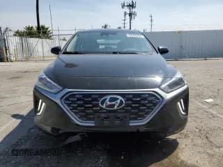 ✅ 2020 Hyundai Ioniq SE • VIN: KMHC75LC6LU242098 • Lot: 70589334. Wystawiony na Copart z przebiegiem 80 009 mil. Bezpłatny archiwum sprzedaży aukcyjnych z USA i szczegółowy raport historii pojazdu na DreamBid. Zdjęcie 5.