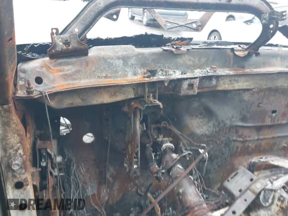 2005 Chevrolet Suburban LT с VIN 3GNEC16Z55G224836, выставлен на аукционе IAAI как лот 43322242 с пробегом Не указан миль и . История ставок и продаж доступна на DreamBid. Изображение 7.