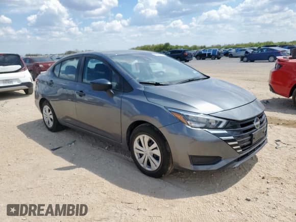 ✅ 2025 Nissan Versa S • VIN: 3N1CN8DV0SL814032 • Лот: 80908455. Опубликован ранее на Copart с пробегом 16 229 миль. Бесплатный доступ к архиву аукционных продаж из США и подробный отчёт об истории автомобиля на DreamBid. Изображение 4.