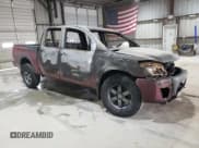 ✅ 2015 Nissan Titan SV • VIN: 1N6BA0EC6FN508457 • Lot: 47645955. Wystawiony na Copart z przebiegiem Nie podano. Bezpłatny archiwum sprzedaży aukcyjnych z USA i szczegółowy raport historii pojazdu na DreamBid. Zdjęcie 4.