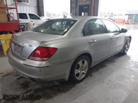 ✅ 2008 Acura RL • VIN: JH4KB16528C004491 • Lot: 41571102. Listed on IAAI with 144,373 mi. Free auction sales archive from the USA and detailed vehicle history report at DreamBid. Image 4.